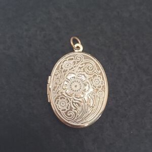 Elegant Gold Floral Locket Pendant
